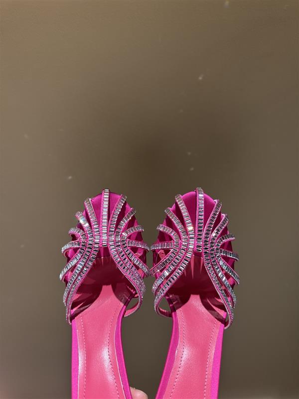 2025112810132581 300